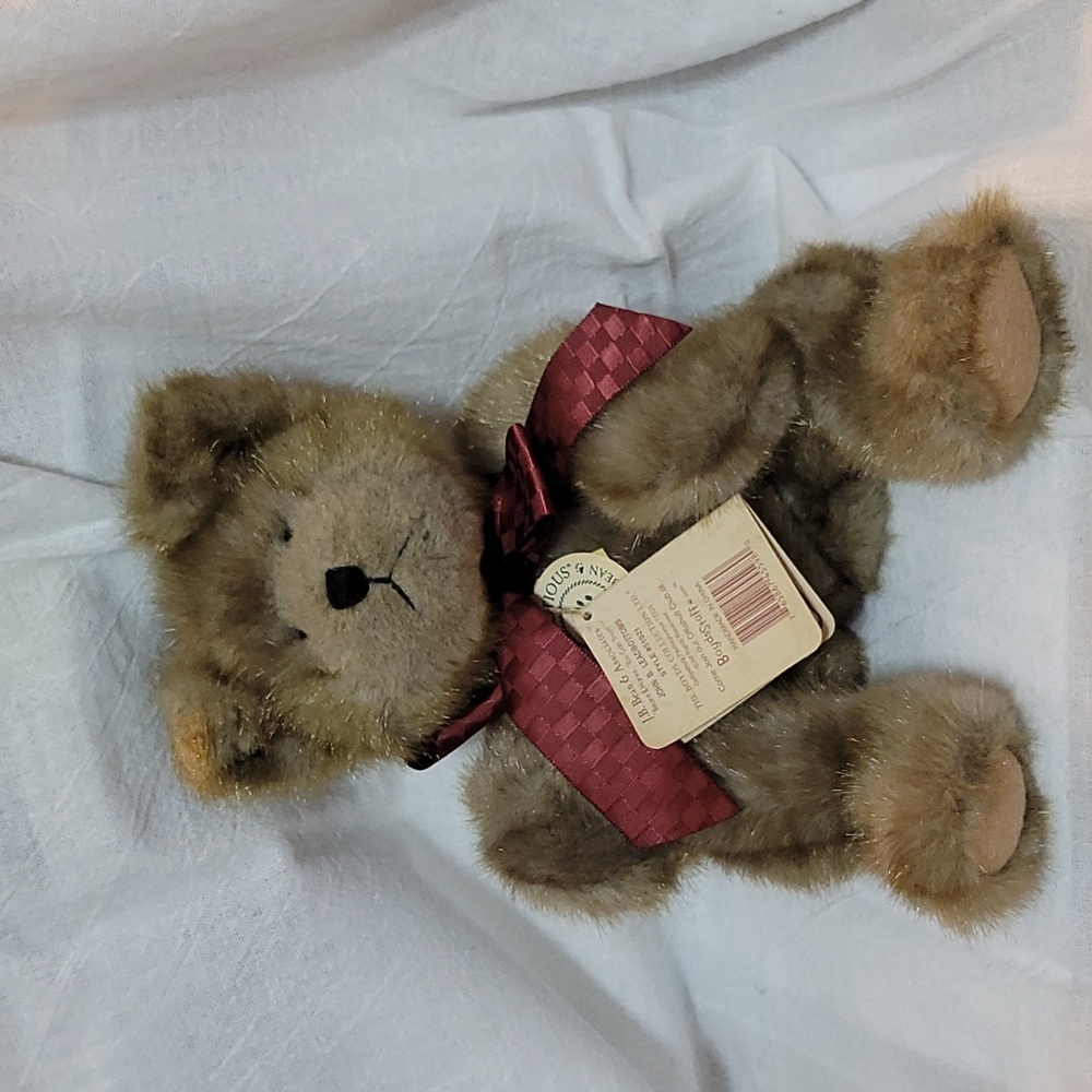 Boyds bear. "JOHN B Leadbottom" plush. Poseable. Brown